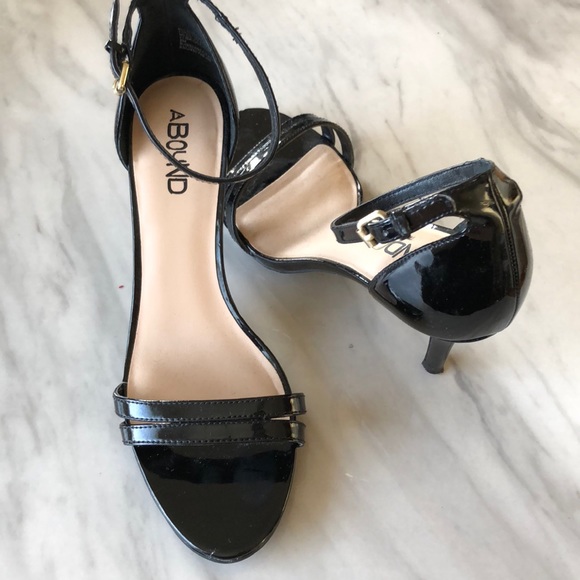 Like new black patent heel pumps with ankle strap - Picture 1 of 5
